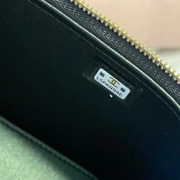 Chanel small vanity - Picture 2 of 5